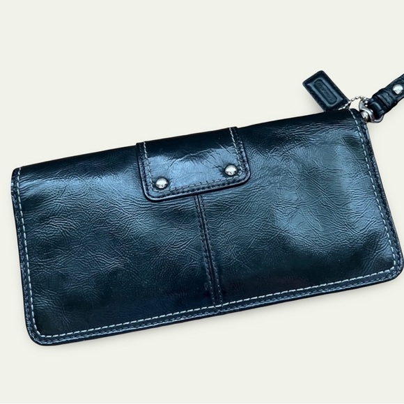 Coach Y2K Bleecker XL Black Patent Leather Buckle Wristlet Wallet Clutch - Picture 9 of 13